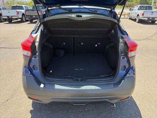 Deep Blue Pearl 2018 Nissan Kicks SV