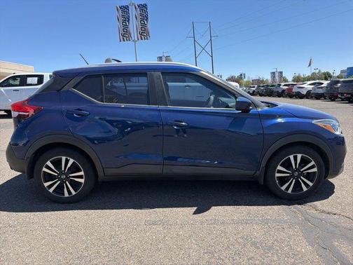 Deep Blue Pearl 2018 Nissan Kicks SV