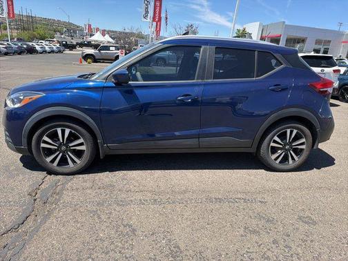 Deep Blue Pearl 2018 Nissan Kicks SV