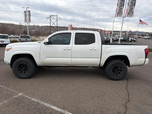 2022 Toyota Tacoma SR