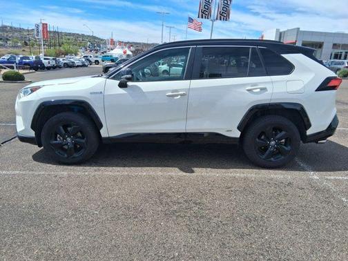 2020 Toyota RAV4 Hybrid SE