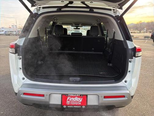 2023 Nissan Pathfinder SL 4WD