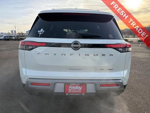 2023 Nissan Pathfinder SL 4WD