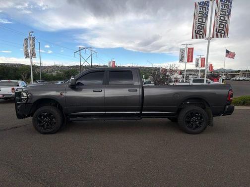 Granite Crystal Metallic Clearcoat 2023 RAM 3500 Laramie Crew Cab 4x4 8' Box