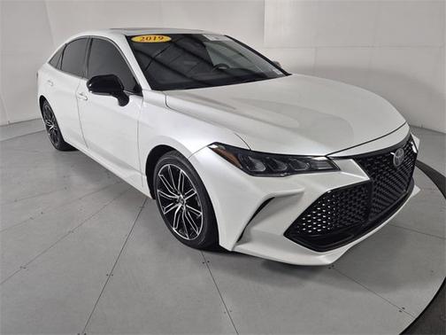 2019 Toyota Avalon XSE