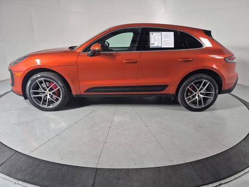 Papaya Metallic 2022 Porsche Macan Macan