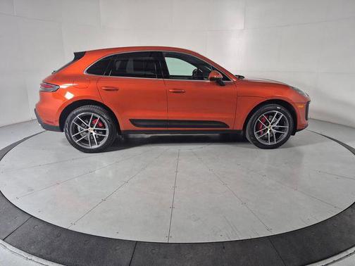Papaya Metallic 2022 Porsche Macan Macan