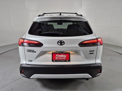 2025 Toyota Corolla Cross XLE