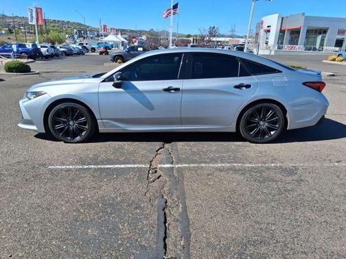 Celestial Silver Metallic 2021 Toyota Avalon XSE