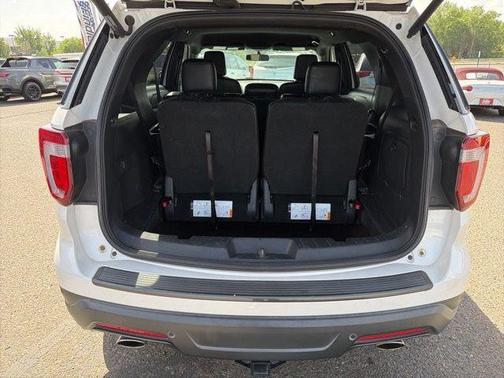 White Platinum 2018 Ford Explorer XLT