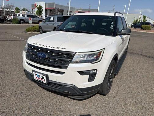 White Platinum 2018 Ford Explorer XLT