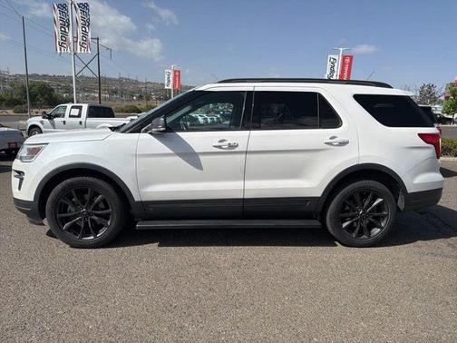 White Platinum 2018 Ford Explorer XLT