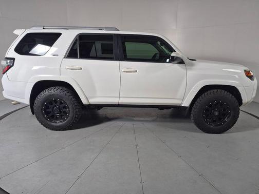 Super White 2018 Toyota 4Runner SR5