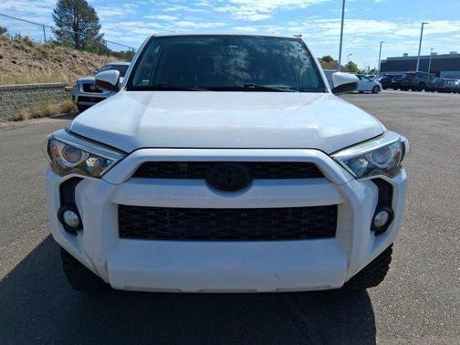Super White 2018 Toyota 4Runner SR5