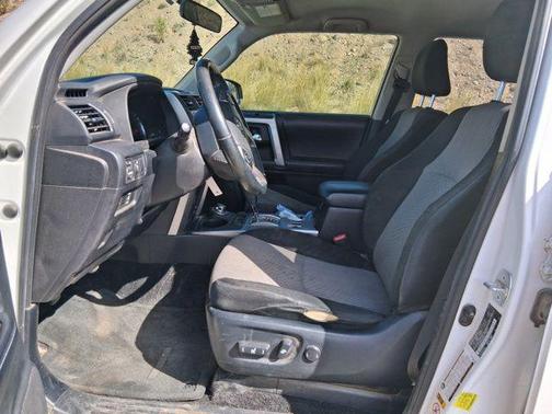 Super White 2018 Toyota 4Runner SR5