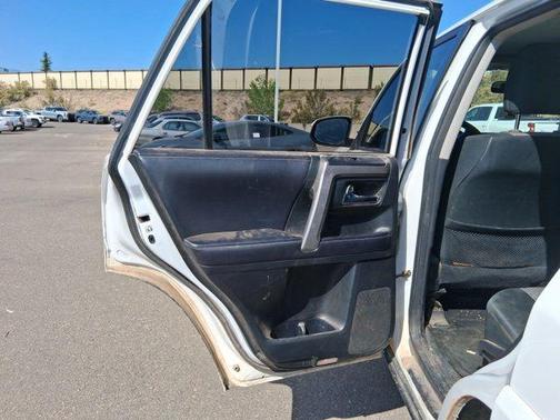 Super White 2018 Toyota 4Runner SR5