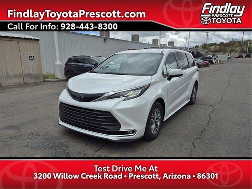 2023 Toyota Sienna XLE 8 Passenger