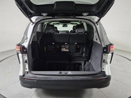 2023 Toyota Sienna XLE 8 Passenger