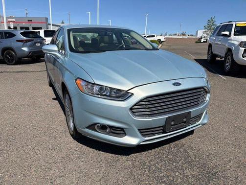 Ice 2014 Ford Fusion Hybrid SE