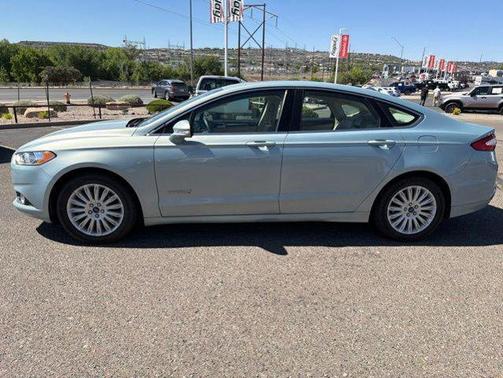 Ice 2014 Ford Fusion Hybrid SE