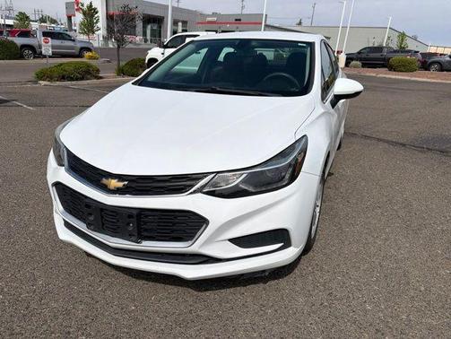 Summit White 2017 Chevrolet Cruze LT