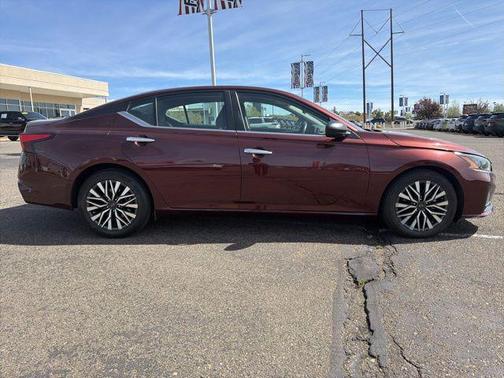 Garnet Pearl 2024 Nissan Altima 2.5 SV