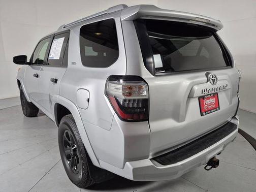 Classic Silver Metallic 2016 Toyota 4Runner SR5