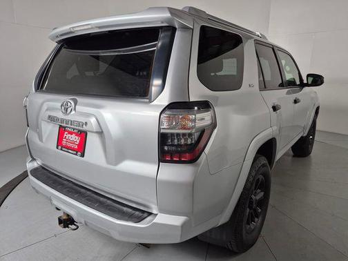 Classic Silver Metallic 2016 Toyota 4Runner SR5