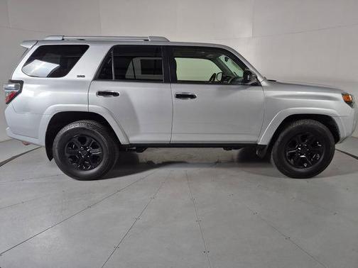 Classic Silver Metallic 2016 Toyota 4Runner SR5