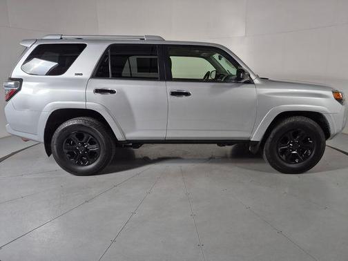 Classic Silver Metallic 2016 Toyota 4Runner SR5