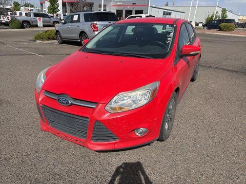 Red 2013 Ford Focus SE