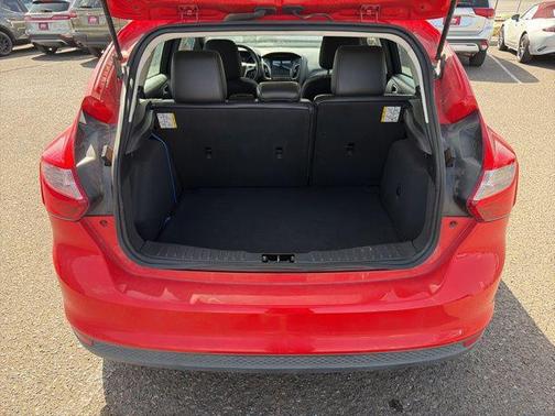 Red 2013 Ford Focus SE