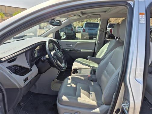 2019 Toyota Sienna XLE Premium