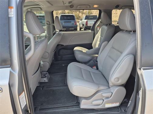 2019 Toyota Sienna XLE Premium