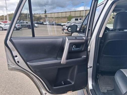 Classic Silver Metallic 2018 Toyota 4Runner SR5 Premium