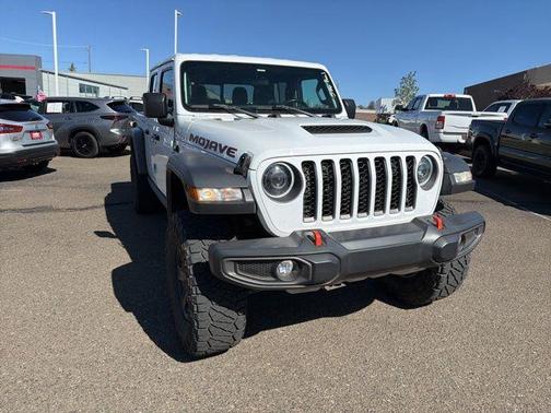 Bright White Clearcoat 2021 Jeep Gladiator Mojave 4x4