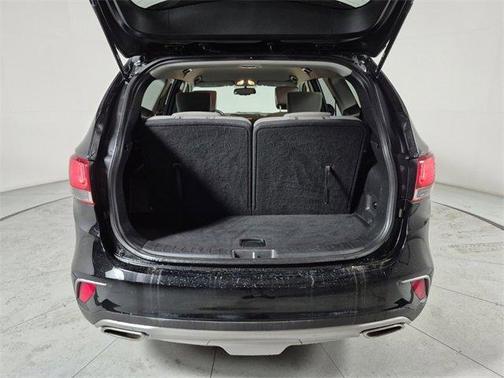 2018 Hyundai SANTA FE SE
