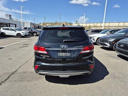 2018 Hyundai SANTA FE SE