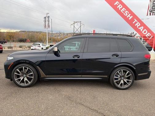 2022 BMW X7 M50i