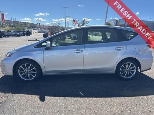 2017 Toyota Prius v Five