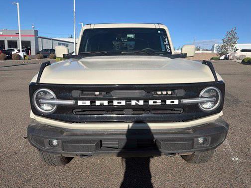Desert Sand 2025 Ford Bronco Outer Banks