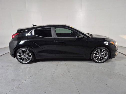 2020 Hyundai Veloster 2