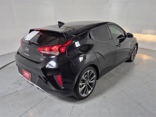 2020 Hyundai Veloster 2