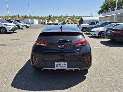 2020 Hyundai Veloster 2