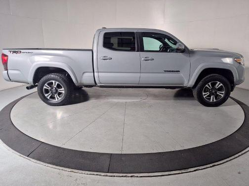 Super White 2019 Toyota Tacoma TRD Sport