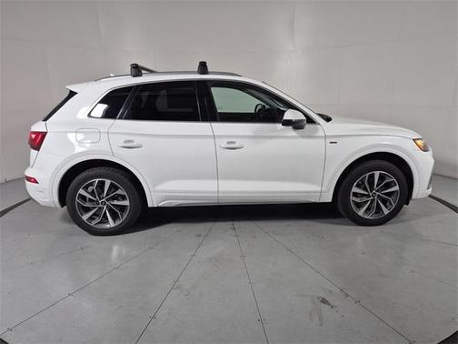 2022 Audi Q5 45 S line Premium Plus