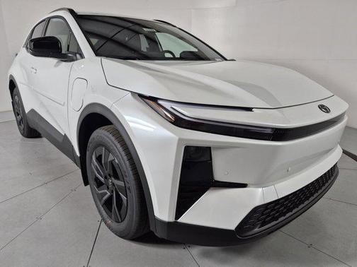 Wind Chill Pearl 2026 Toyota C-HR SE
