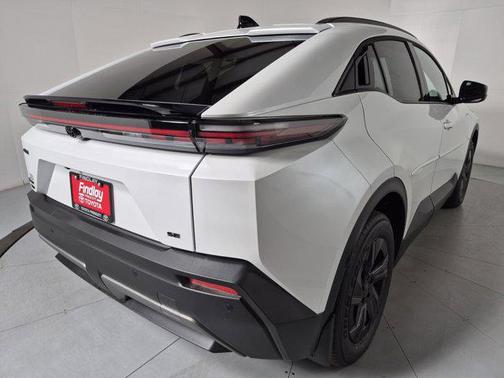 Wind Chill Pearl 2026 Toyota C-HR SE