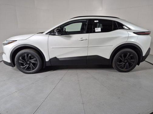 Wind Chill Pearl 2026 Toyota C-HR SE