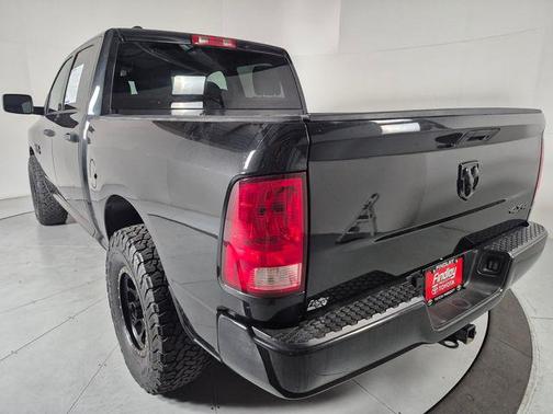 Brilliant Black Crystal Pearlcoat 2017 RAM 1500 Express